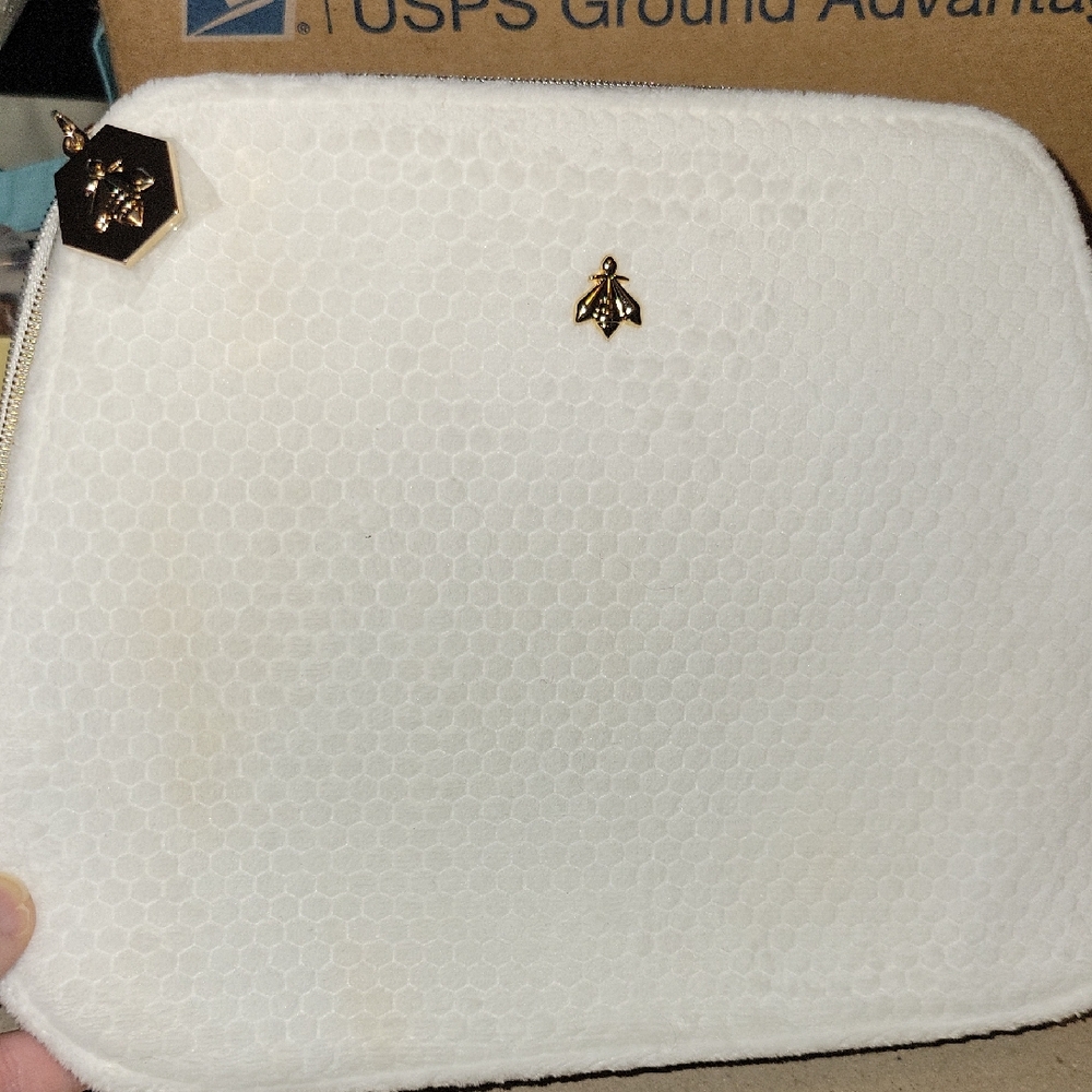 Guerlain Paris NWT White Honeycomb Cosmetic Bag, Soft, with Gold Tone Accents #2